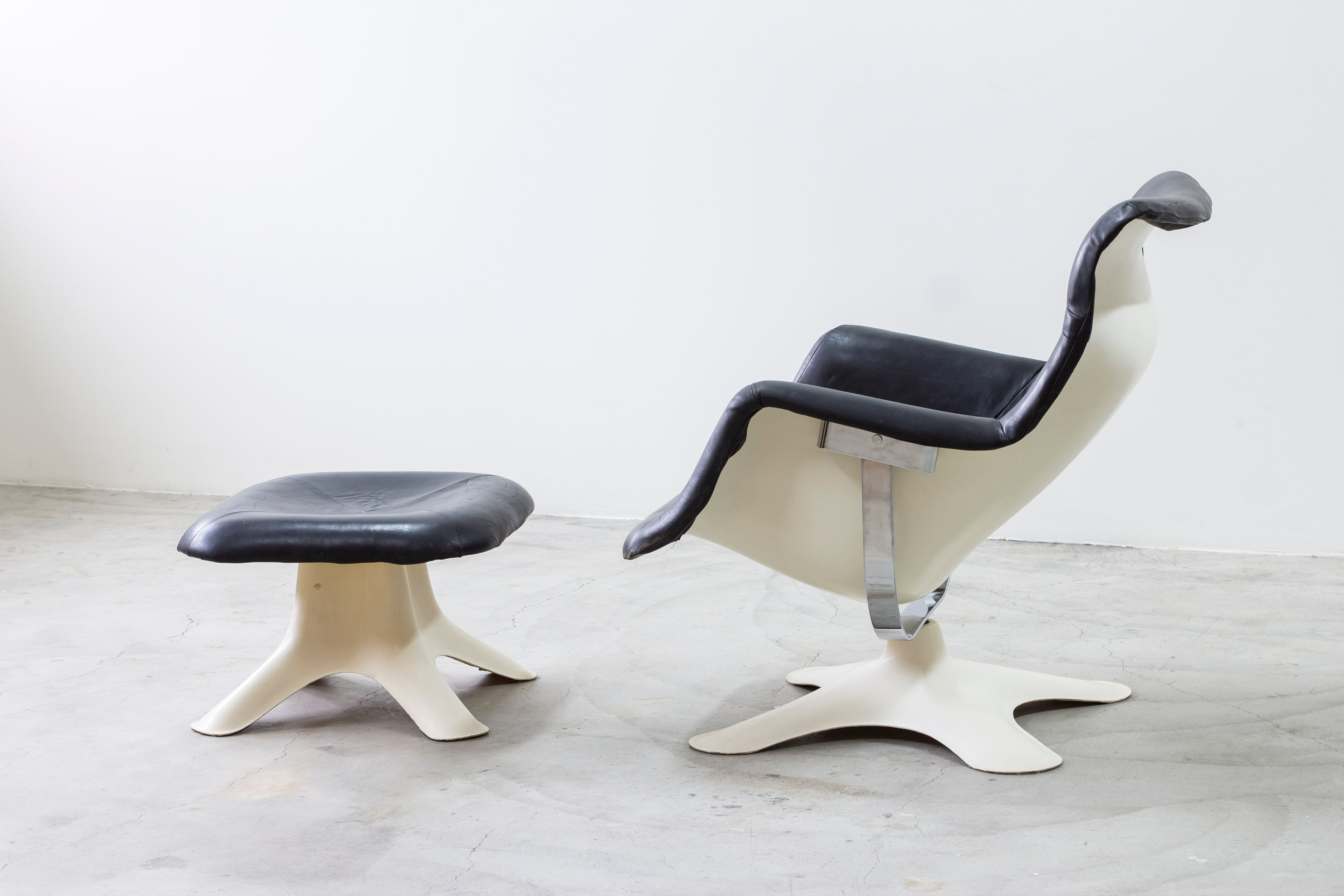 "Karuselli" lounge chair and foot stool by Yrjö Kukkapuro