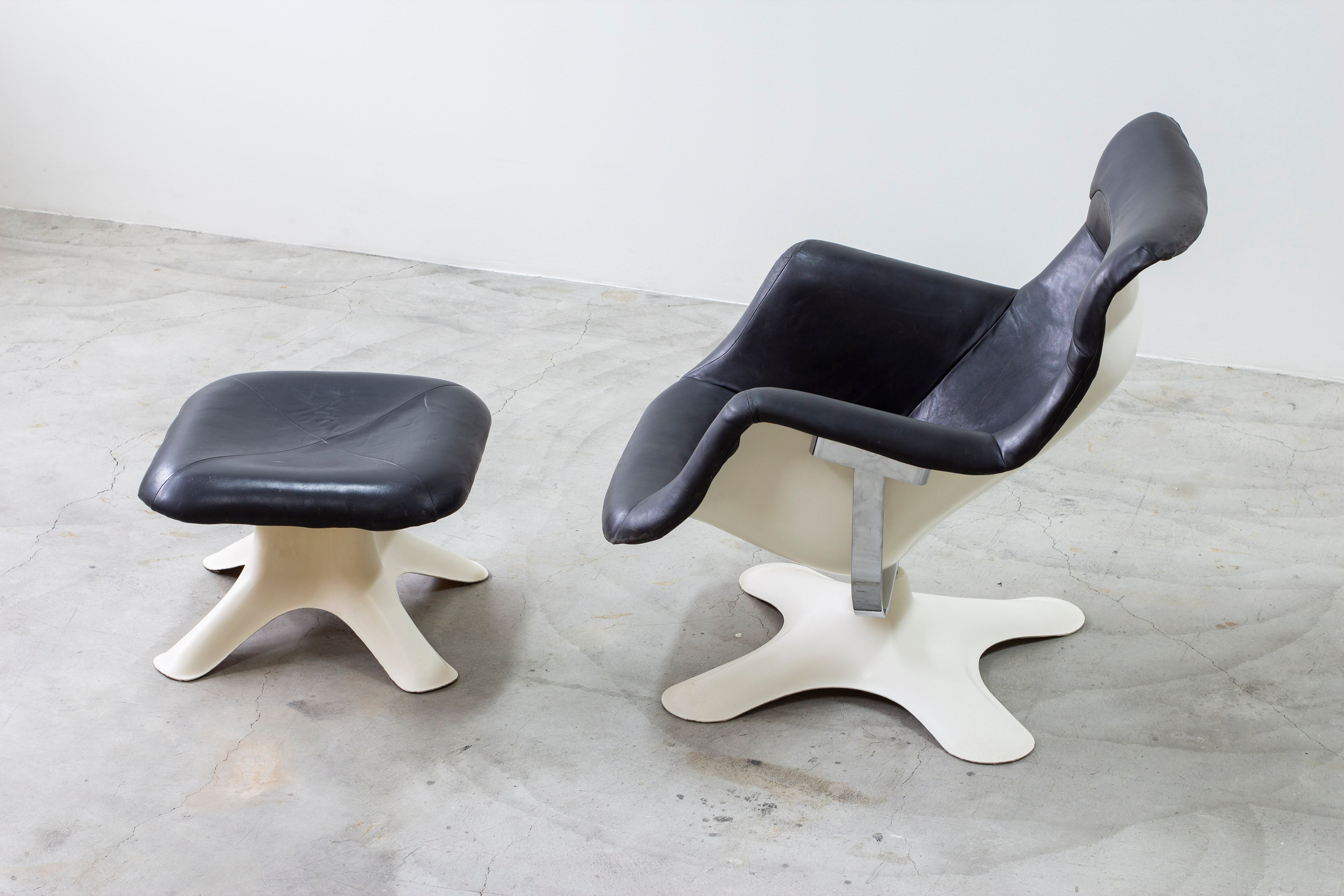 "Karuselli" lounge chair and foot stool by Yrjö Kukkapuro