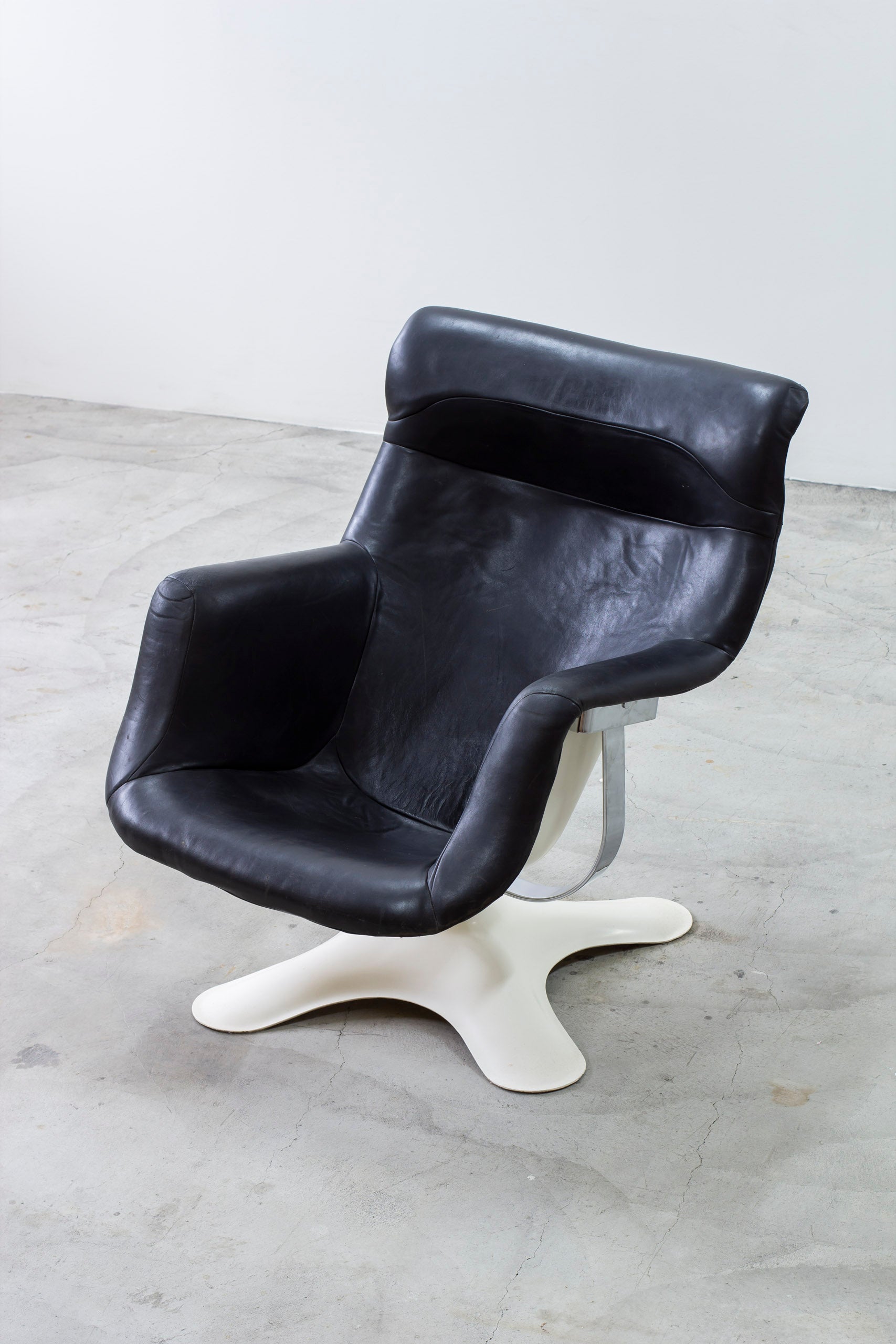 "Karuselli" lounge chair and foot stool by Yrjö Kukkapuro