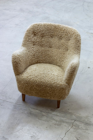 Organic sheep skin lounge chair