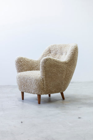 Organic sheep skin lounge chair