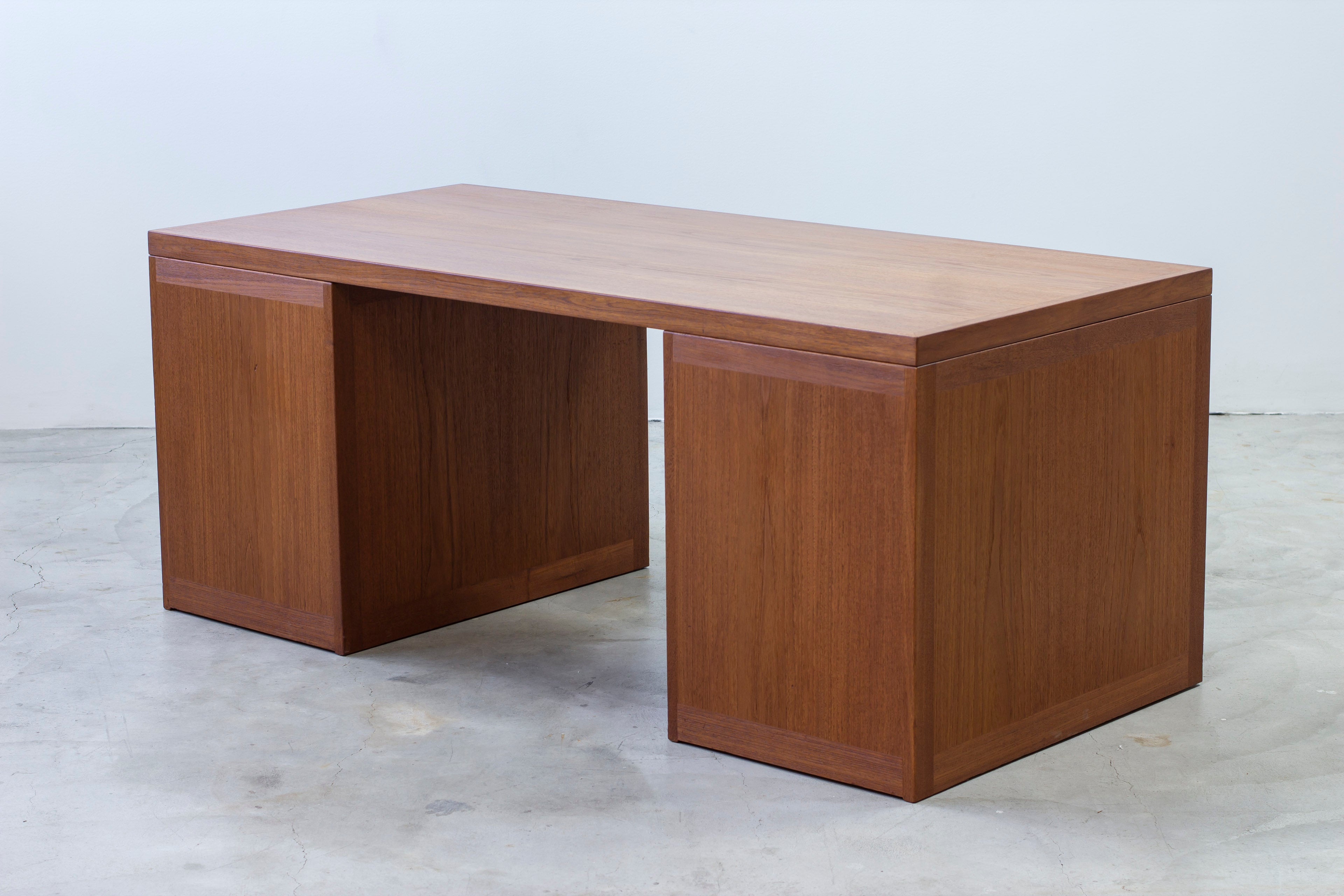 Desk BM-66 by Børge Mogensen no. 2