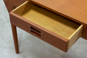 Desk by Nanna Ditzel