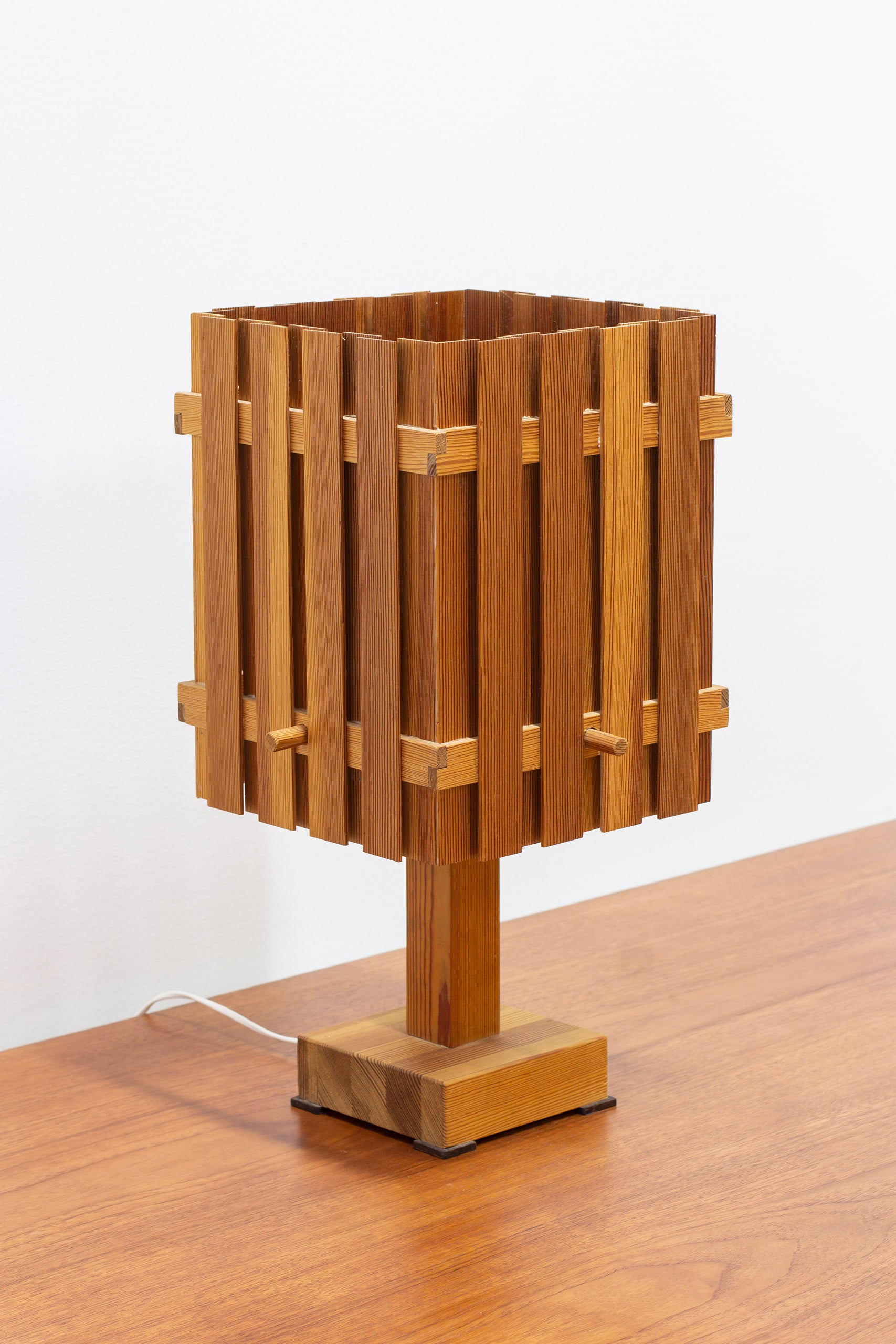 Swedish sportstuge pine table lamp