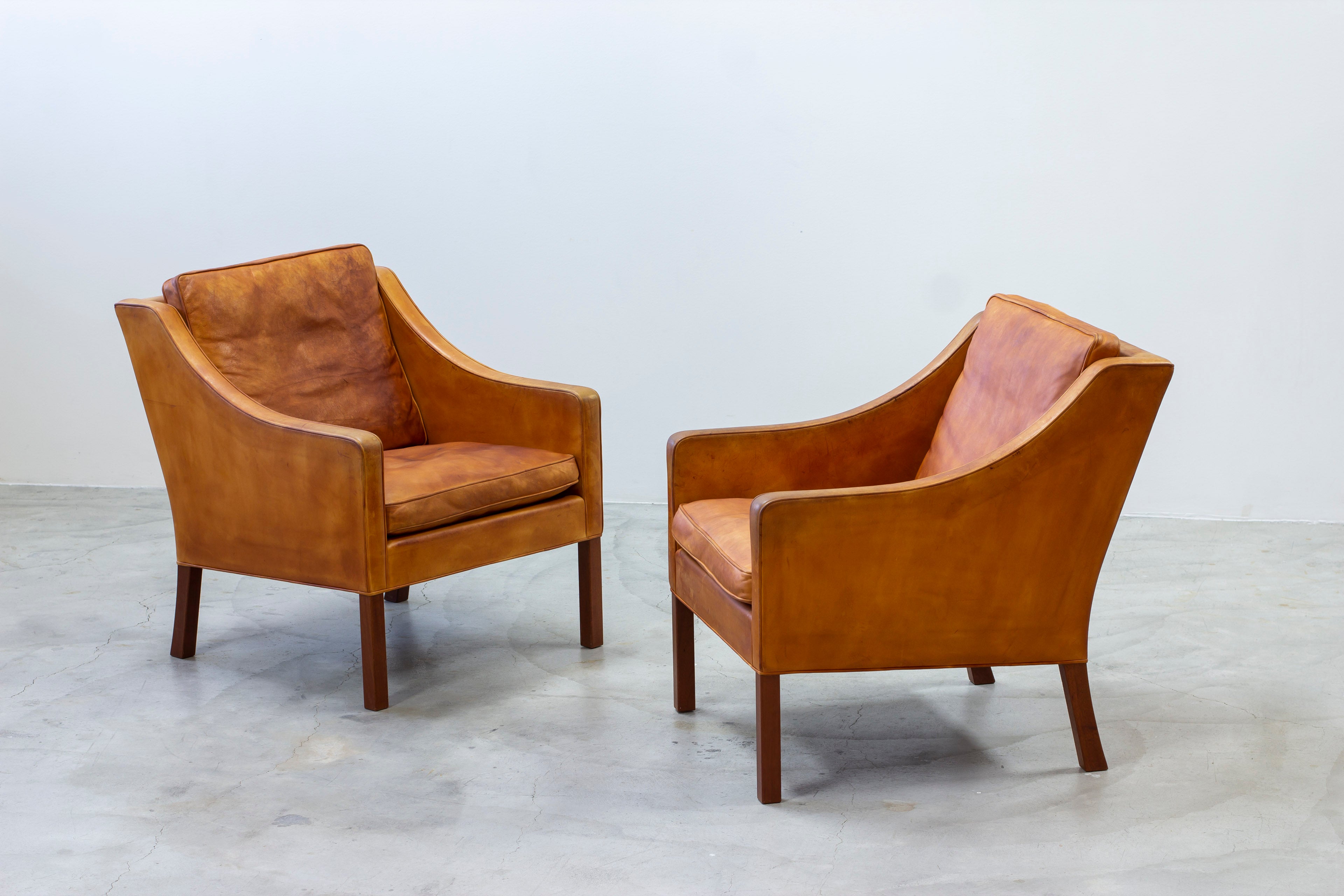 Lounge chairs 2207 by Børge Mogensen