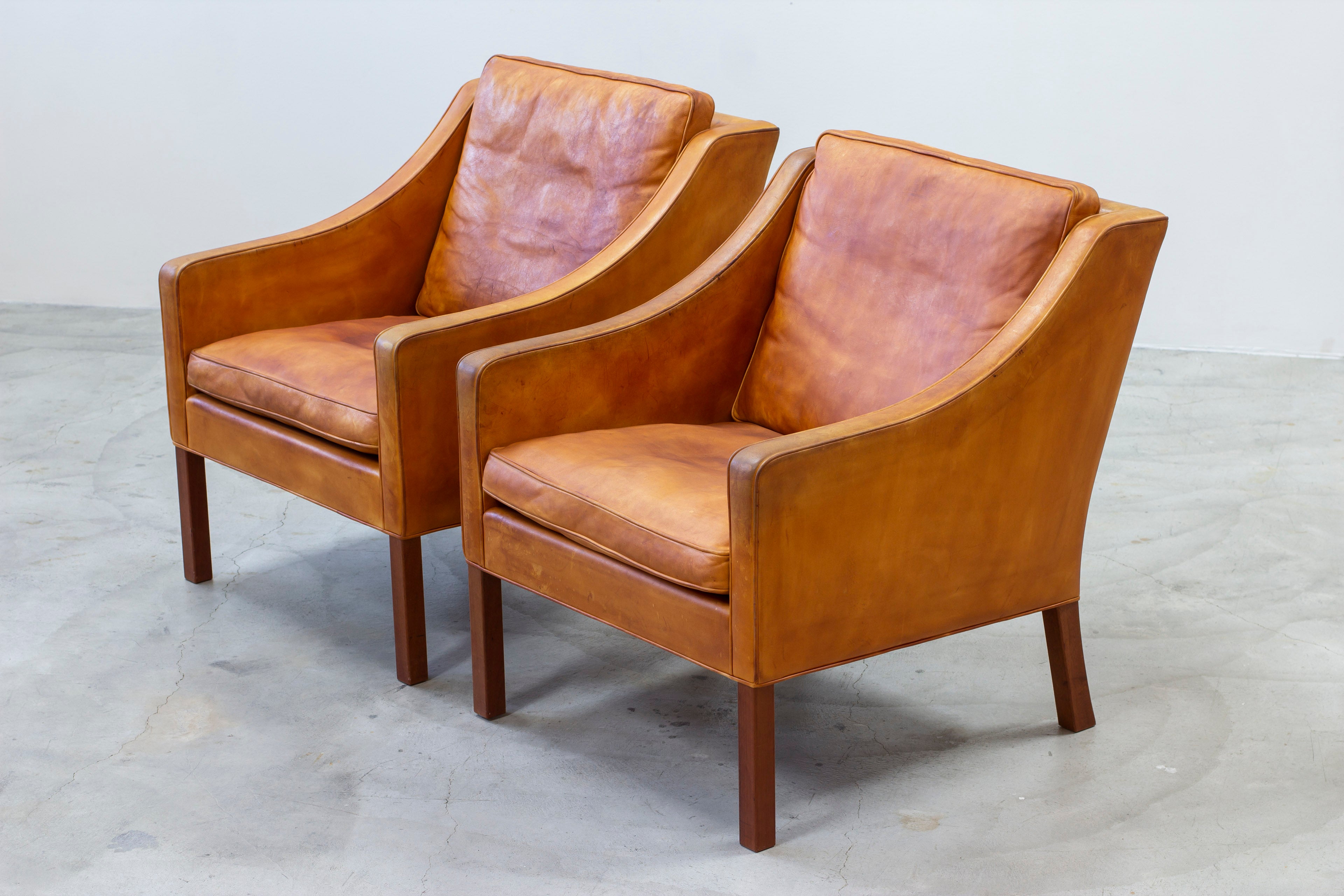 SOLD - Lounge chairs 2207 by Børge Mogensen