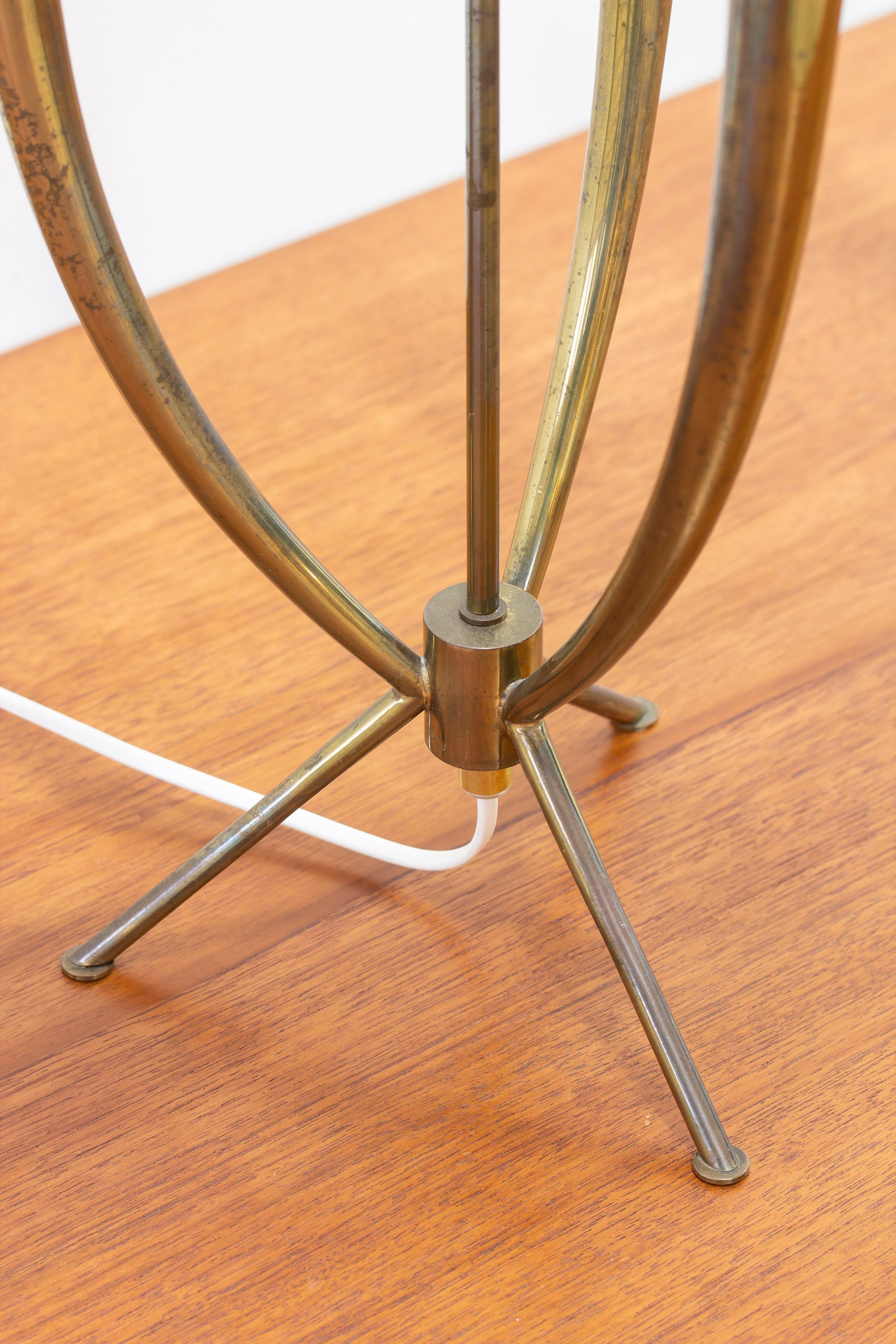 Mid century brass tripod table lamp