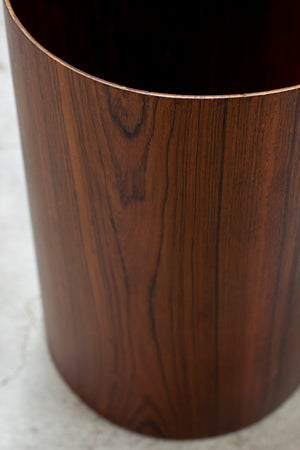 Paper bin by Einar Barnes