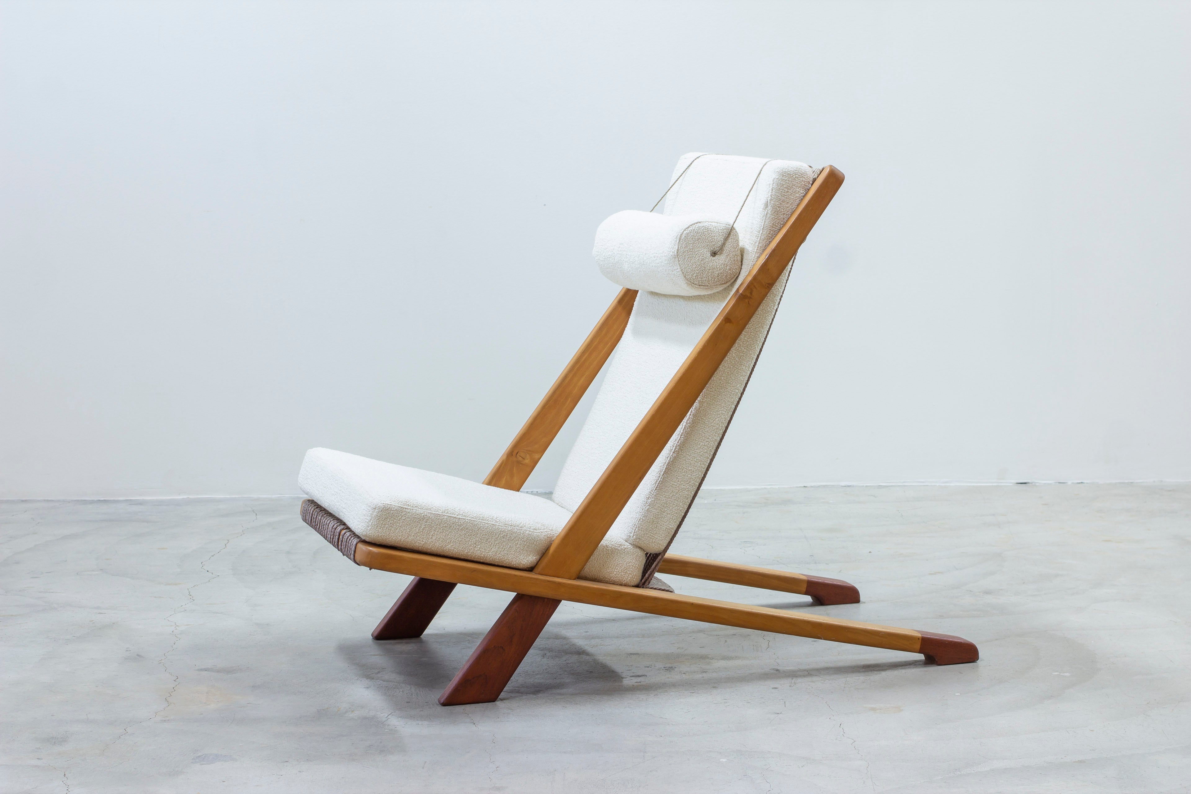 Danish modern lounge chair in the manner of Kjaerholm & Høj