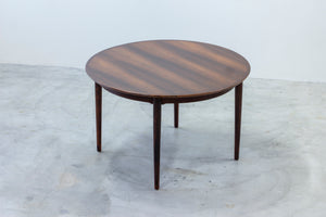 Dining table by Arne Vodder