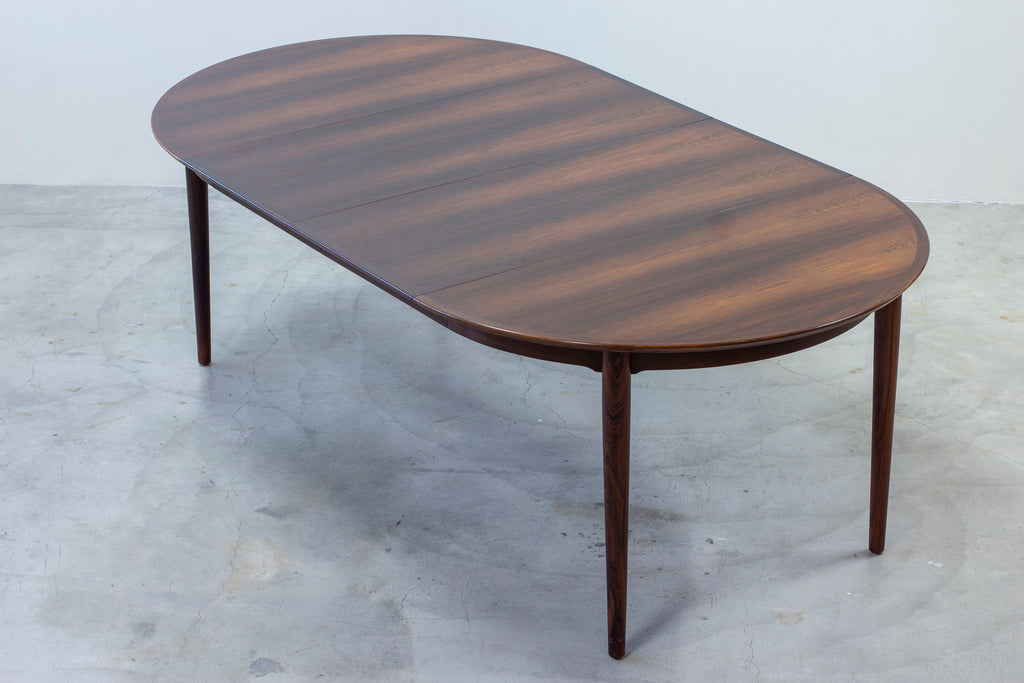 Dining table by Arne Vodder