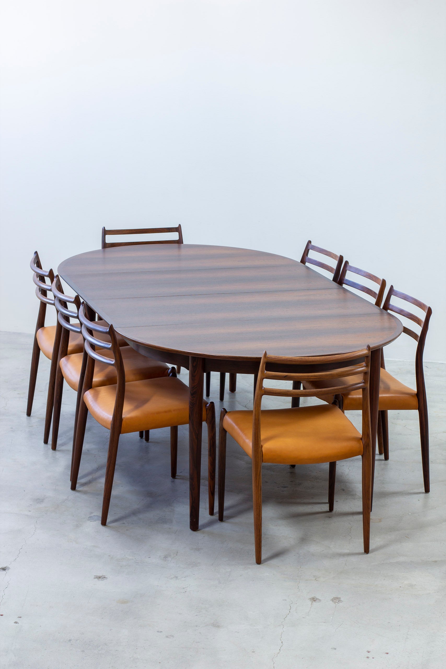 Dining table by Arne Vodder